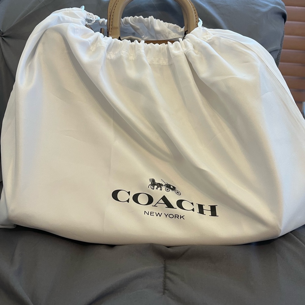Coach Cream and Tan Pebbled Leather Shoulder Bag - Picture 8 of 10